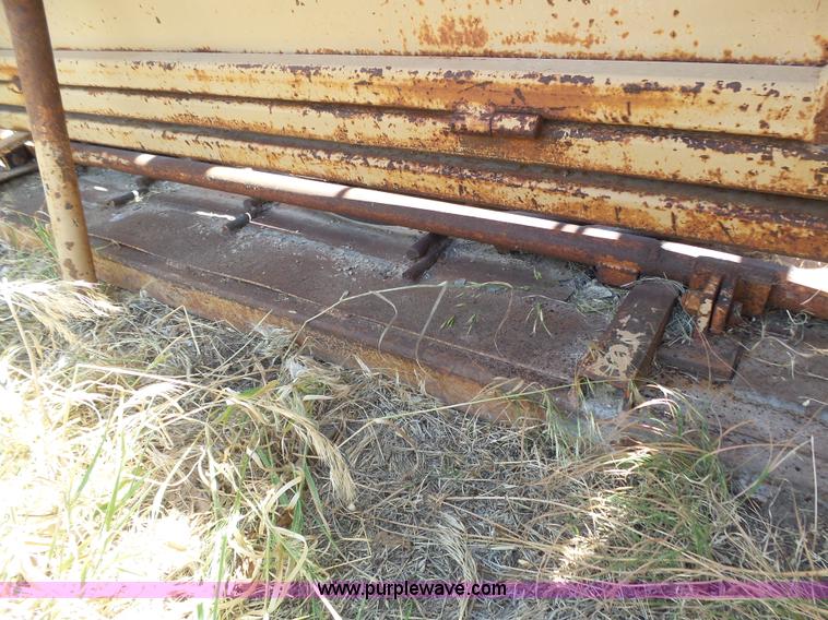 image for item AR9254 CS 9220B cattle chute