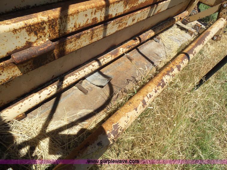 image for item AR9254 CS 9220B cattle chute