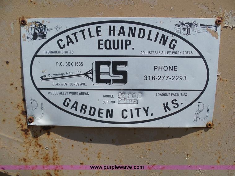 image for item AR9254 CS 9220B cattle chute