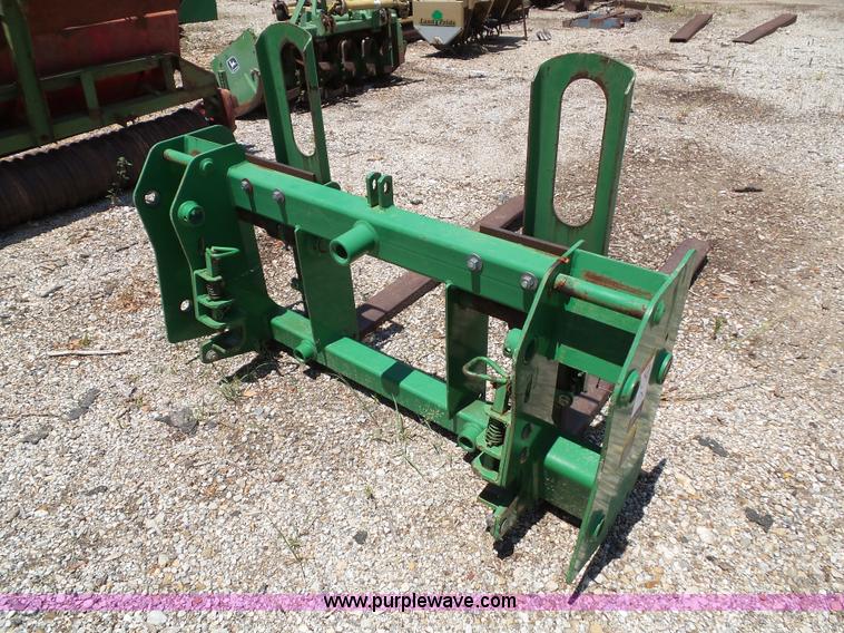 image for item BG9436 John Deere 7210 tractor forks