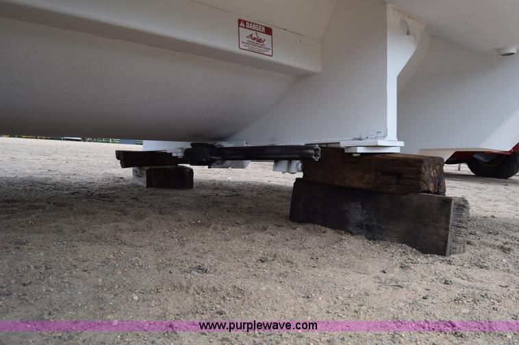 image for item CB9041 RotoMix 620-16 feed mixer