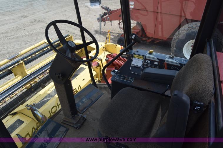 image for item CB9042 New Holland 2550 self-propelled windrower