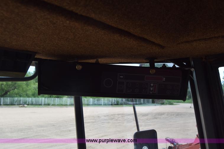 image for item CB9042 New Holland 2550 self-propelled windrower