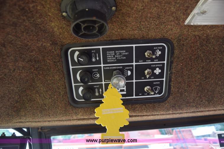 image for item CB9042 New Holland 2550 self-propelled windrower