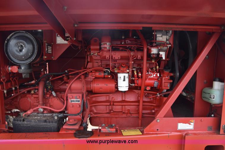 image for item CB9042 New Holland 2550 self-propelled windrower