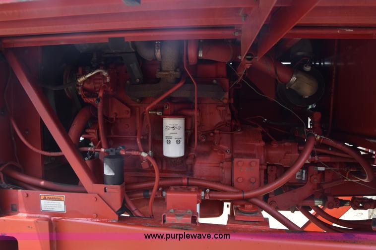 image for item CB9042 New Holland 2550 self-propelled windrower