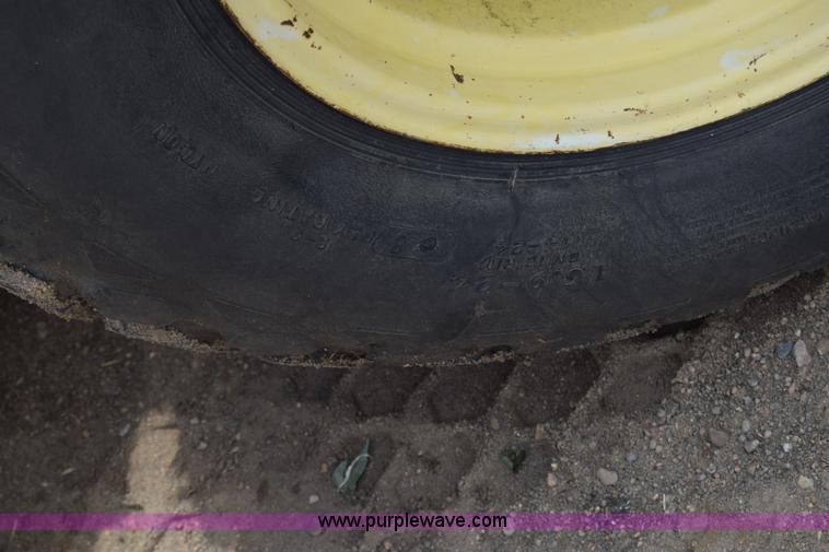 image for item CB9042 New Holland 2550 self-propelled windrower