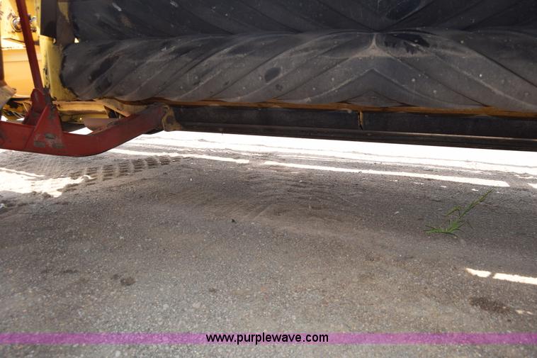 image for item CB9042 New Holland 2550 self-propelled windrower