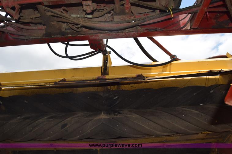 image for item CB9042 New Holland 2550 self-propelled windrower