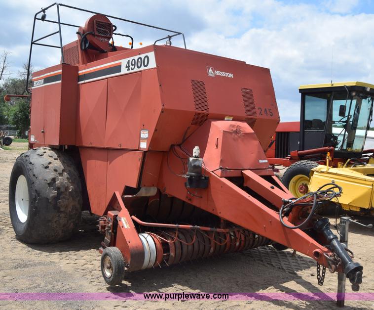 image for item CB9043 Hesston 4900 large square baler