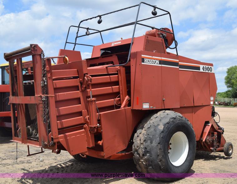 image for item CB9043 Hesston 4900 large square baler
