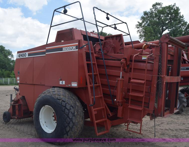 image for item CB9043 Hesston 4900 large square baler
