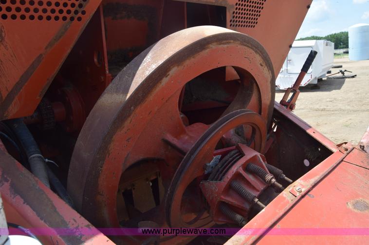 image for item CB9043 Hesston 4900 large square baler