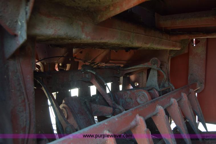 image for item CB9043 Hesston 4900 large square baler