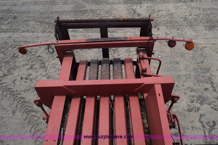 image for item CB9043 Hesston 4900 large square baler