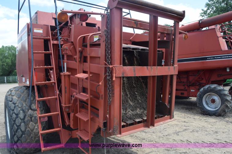 image for item CB9043 Hesston 4900 large square baler