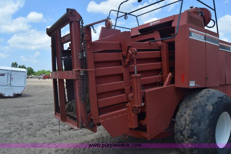 image for item CB9043 Hesston 4900 large square baler
