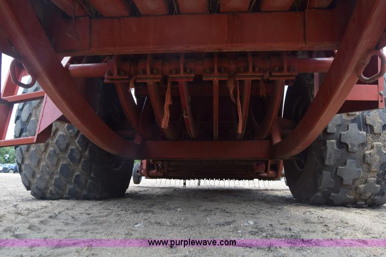 image for item CB9043 Hesston 4900 large square baler