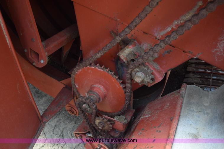 image for item CB9043 Hesston 4900 large square baler