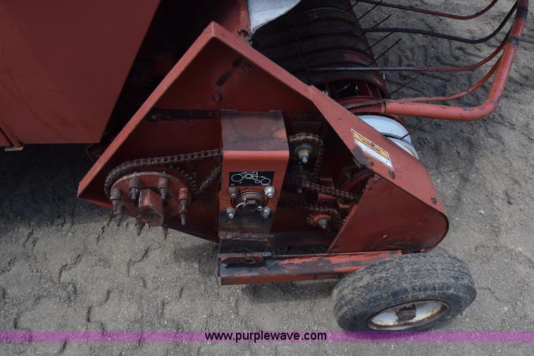 image for item CB9043 Hesston 4900 large square baler