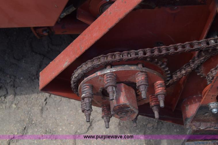 image for item CB9043 Hesston 4900 large square baler