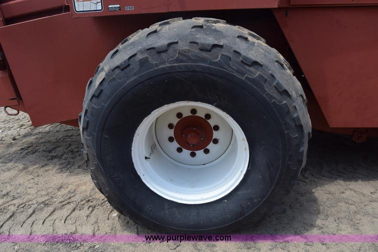 image for item CB9043 Hesston 4900 large square baler