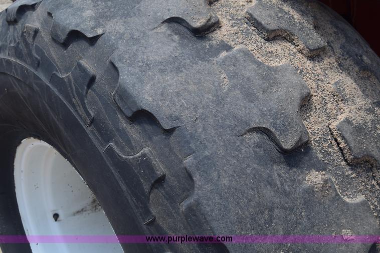 image for item CB9043 Hesston 4900 large square baler