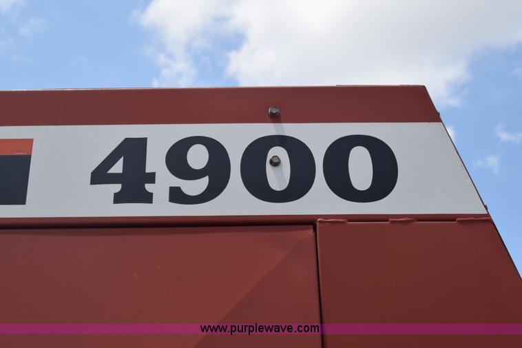 image for item CB9043 Hesston 4900 large square baler