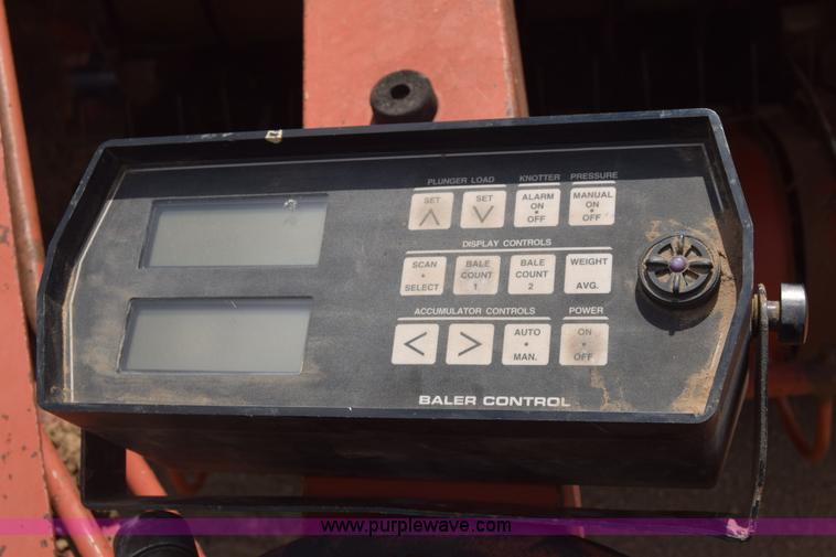 image for item CB9043 Hesston 4900 large square baler