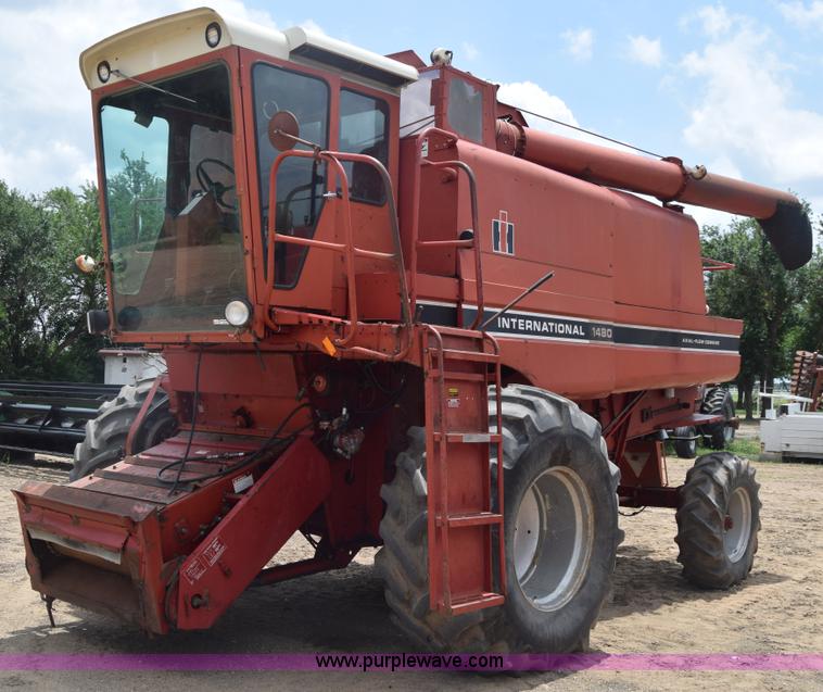 image for item CB9044 International 1480 Axial-Flow combine