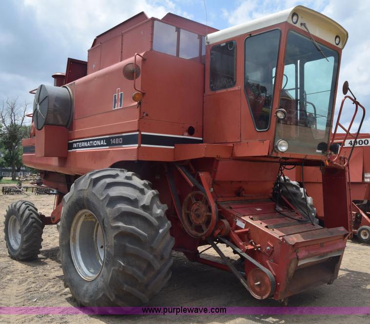 image for item CB9044 International 1480 Axial-Flow combine