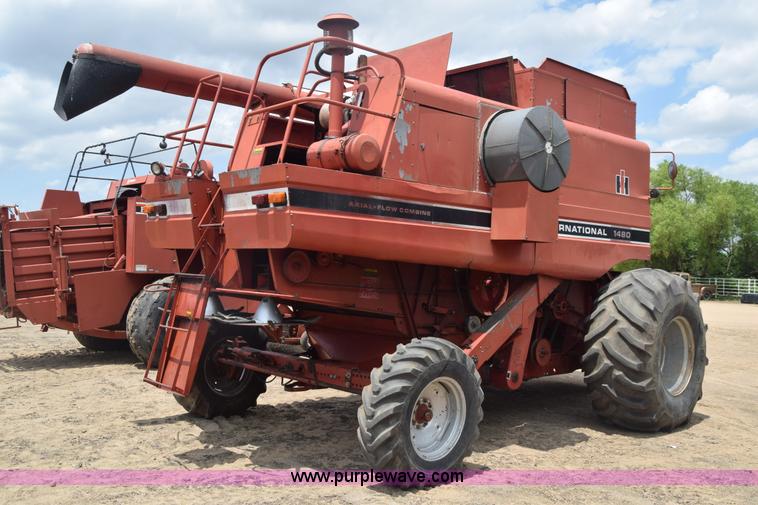 image for item CB9044 International 1480 Axial-Flow combine