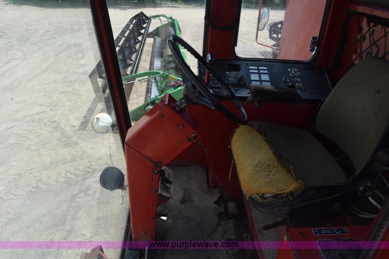 image for item CB9044 International 1480 Axial-Flow combine