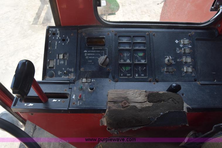 image for item CB9044 International 1480 Axial-Flow combine