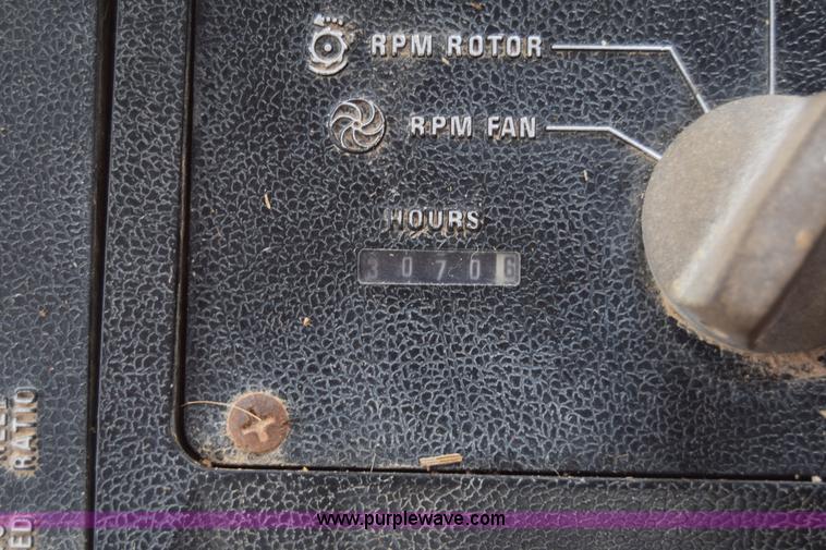 image for item CB9044 International 1480 Axial-Flow combine