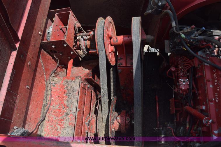 image for item CB9044 International 1480 Axial-Flow combine