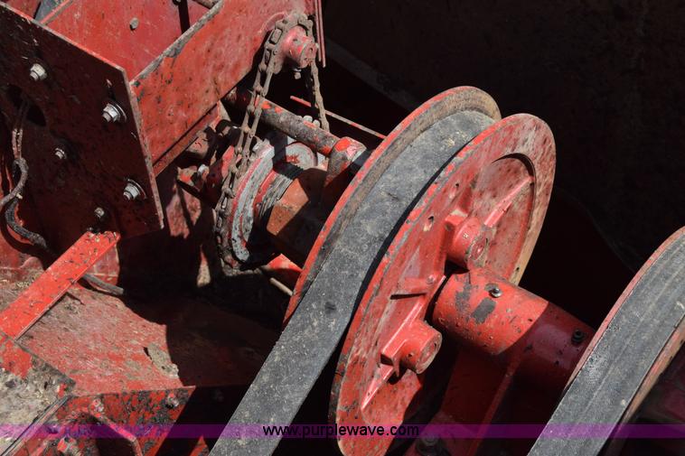 image for item CB9044 International 1480 Axial-Flow combine