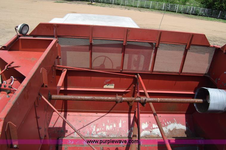 image for item CB9044 International 1480 Axial-Flow combine