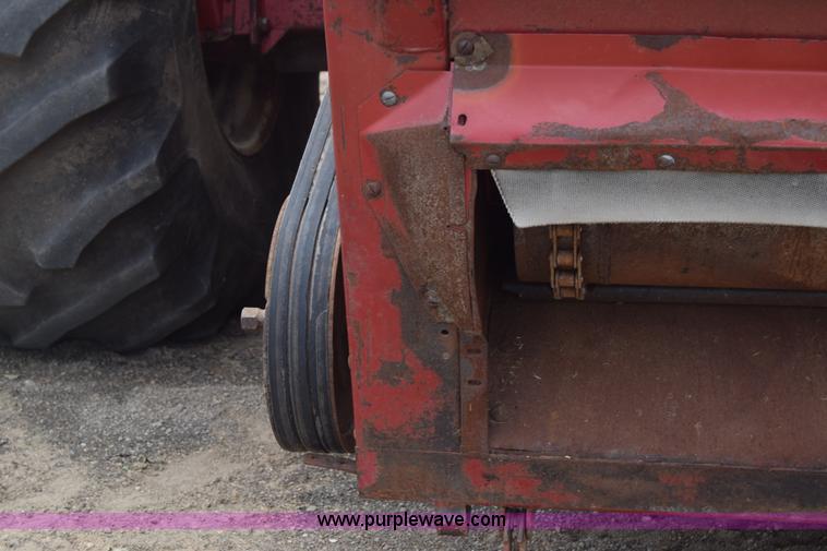 image for item CB9044 International 1480 Axial-Flow combine