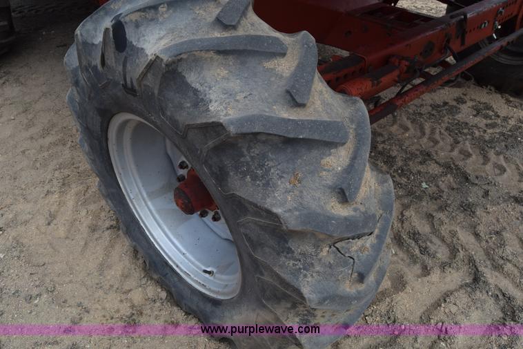 image for item CB9044 International 1480 Axial-Flow combine