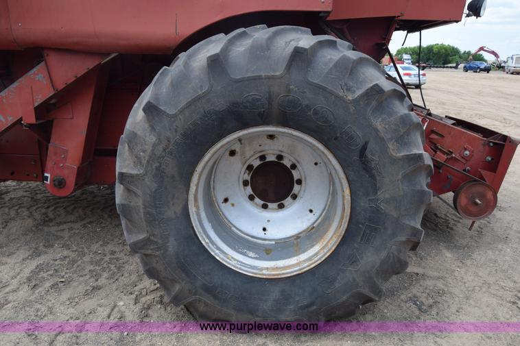 image for item CB9044 International 1480 Axial-Flow combine