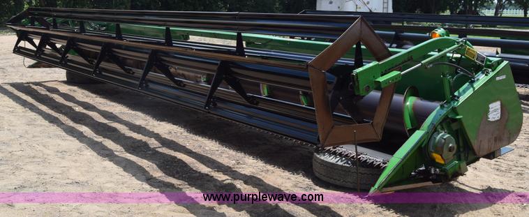 image for item CB9045 1991 John Deere 930  rigid head