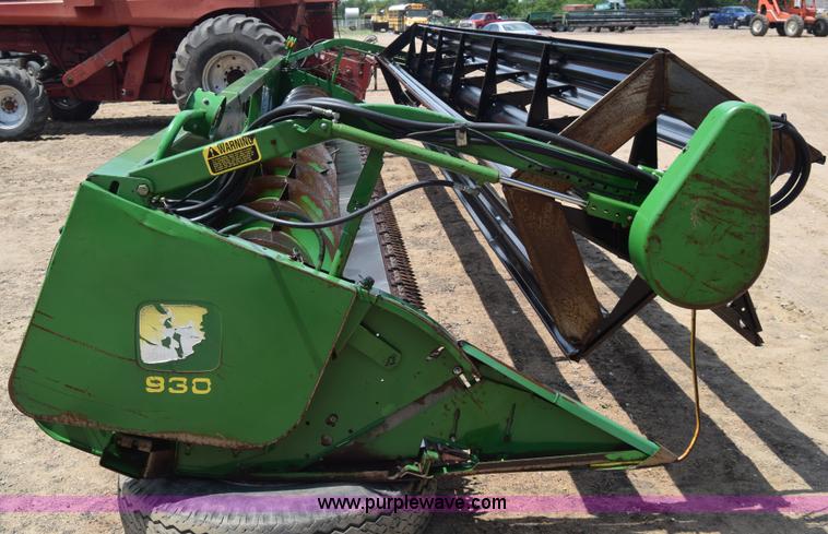 image for item CB9045 1991 John Deere 930  rigid head
