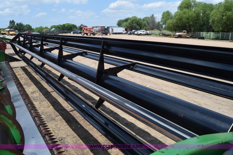 image for item CB9045 1991 John Deere 930  rigid head