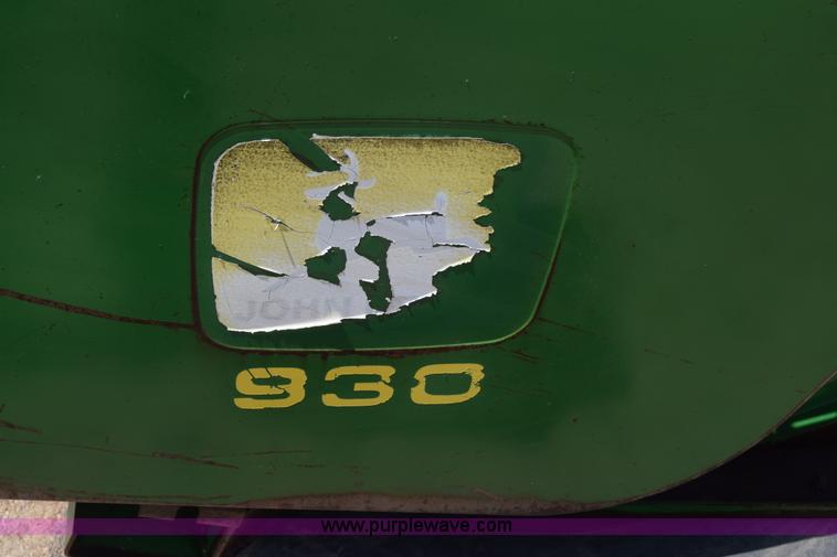 image for item CB9045 1991 John Deere 930  rigid head