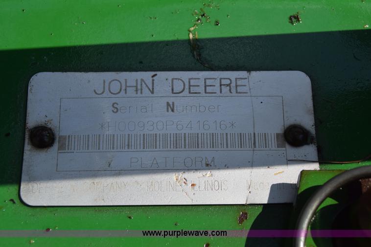 image for item CB9045 1991 John Deere 930  rigid head