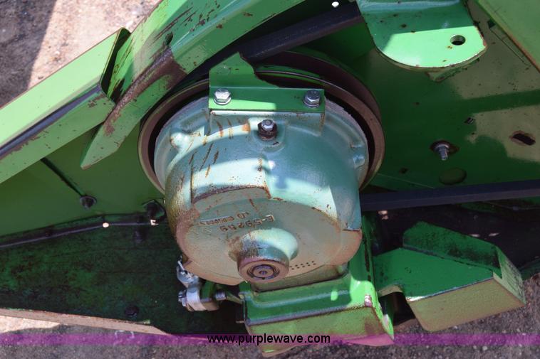 image for item CB9045 1991 John Deere 930  rigid head