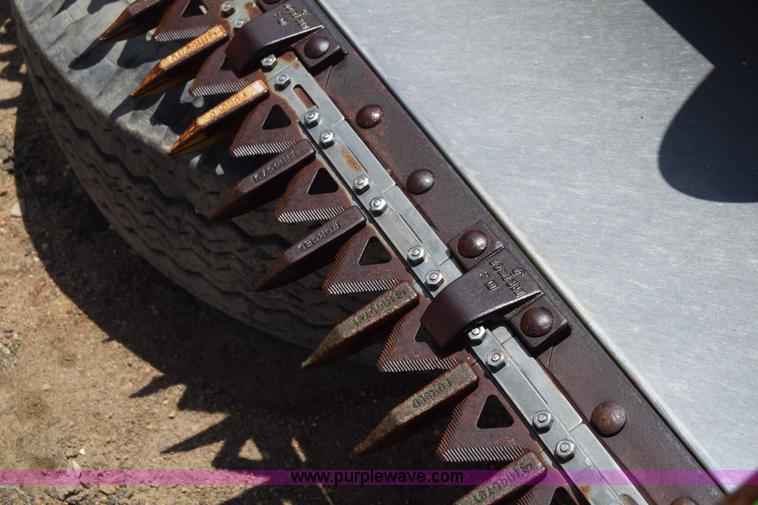 image for item CB9045 1991 John Deere 930  rigid head