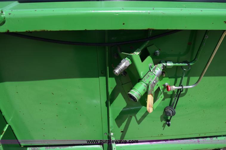 image for item CB9045 1991 John Deere 930  rigid head