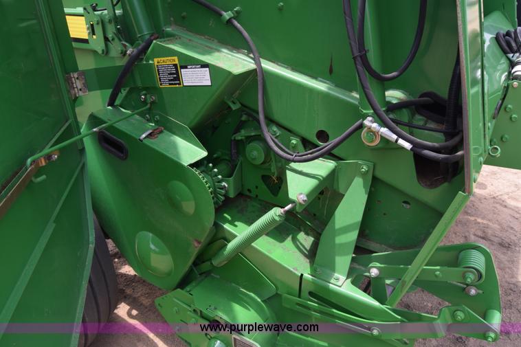 image for item CB9047 2013 John Deere 568 round baler